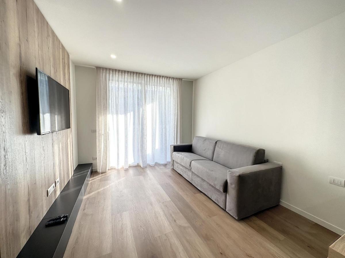 Ad Suite Apartment Riva del Garda Esterno foto